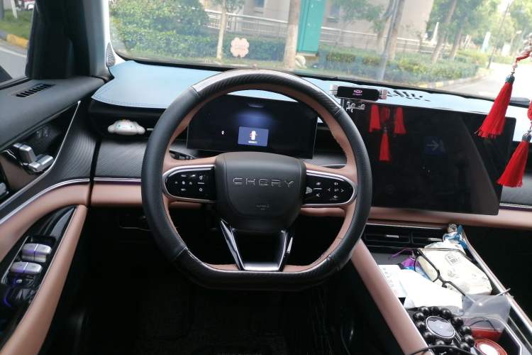 Used Chery Tiggo 8 L 2024 2.0T Two-Wheel Drive Luxury Edition 5 Seats Steering Wheel
