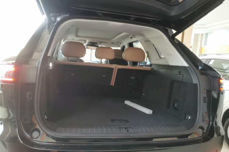 Used Chery Tiggo 8 L 2024 2.0T Two-Wheel Drive Prestige Version 5 Seats Trunk