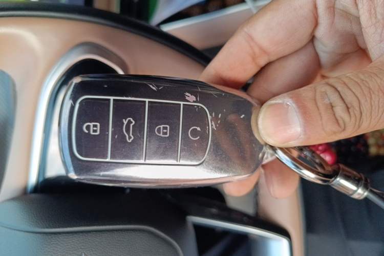 Used Chery Tiggo 8 L 2024 2.0T Two-Wheel Drive Luxury Edition 5 Seats Vehicle Key