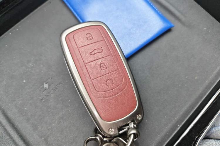 Used Chery Tiggo 8 L 2024 2.0T Two-Wheel Drive Prestige Version 5 Seats Vehicle Key