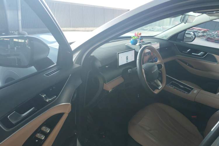 Used Chery Tiggo 8 L 2024 2.0T Two-Wheel Drive Luxury Edition 5 Seats Driver Seat