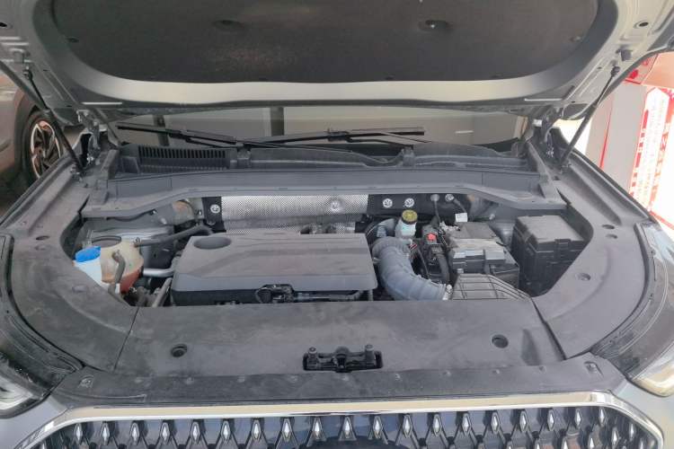Used Chery Tiggo 8 L 2024 2.0T Two-Wheel Drive Prestige Version 5 Seats Engine Bay