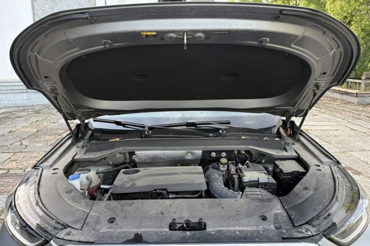 Used Chery Tiggo 8 L 2024 2.0T Two-Wheel Drive Prestige Version 5 Seats Engine Bay