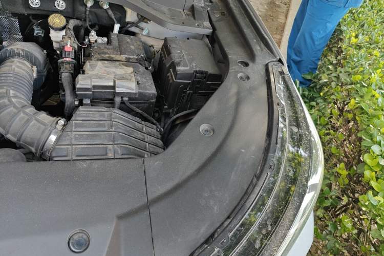 Used Chery Tiggo 8 L 2024 2.0T Two-Wheel Drive Prestige Version 5 Seats Engine Bay Left