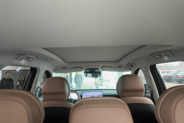 Used Chery Tiggo 8 L 2024 2.0T Two-Wheel Drive Prestige Version 5 Seats Headliner