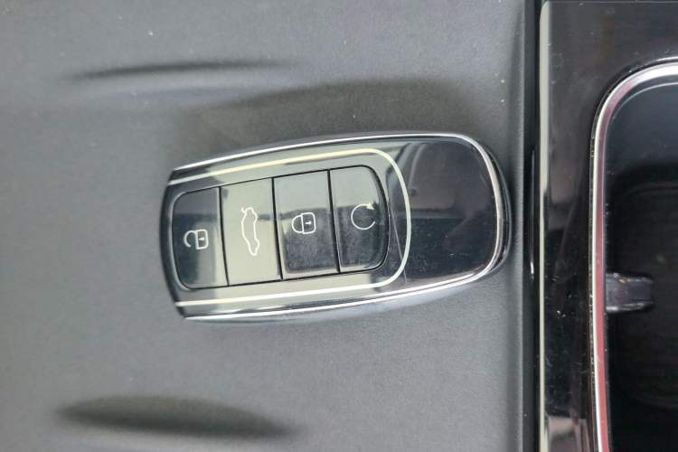 Used Chery Tiggo 8 L 2024 2.0T Two-Wheel Drive Prestige Version 5 Seats Interior 1