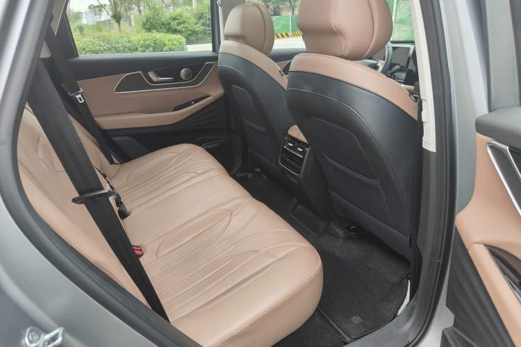 Used Chery Tiggo 8 L 2024 2.0T Two-Wheel Drive Prestige Version 5 Seats Interior 10