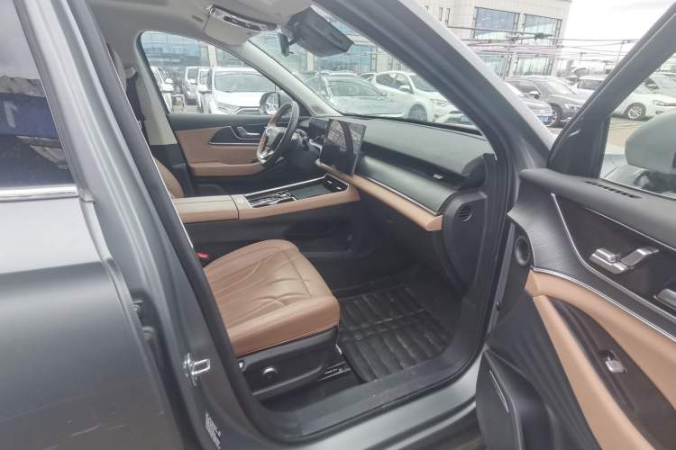 Used Chery Tiggo 8 L 2024 2.0T Two-Wheel Drive Prestige Version 5 Seats Interior 2