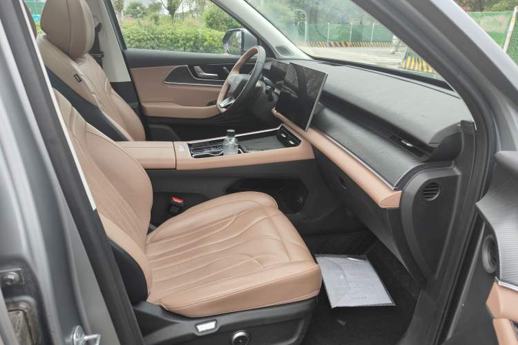 Used Chery Tiggo 8 L 2024 2.0T Two-Wheel Drive Prestige Version 5 Seats Interior 8