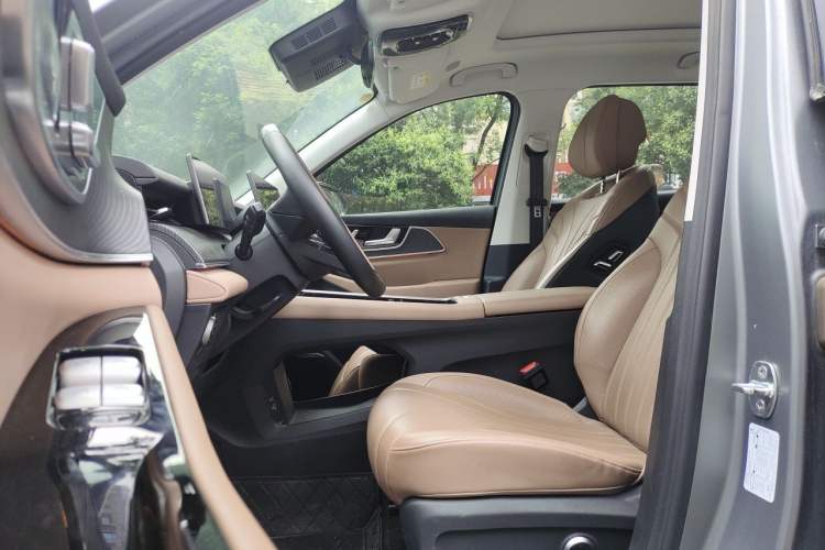 Used Chery Tiggo 8 L 2024 2.0T Two-Wheel Drive Prestige Version 5 Seats Left Front Seat