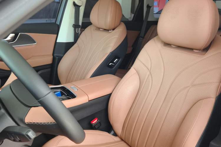Used Chery Tiggo 8 L 2024 2.0T Two-Wheel Drive Prestige Version 5 Seats Left Front Seat