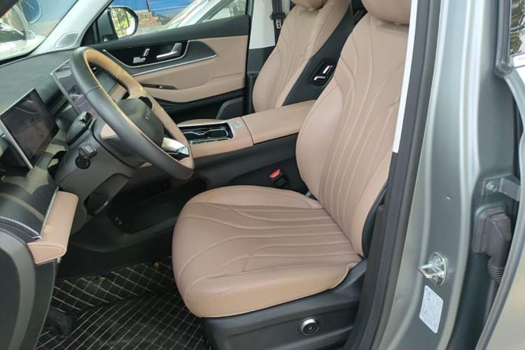Used Chery Tiggo 8 L 2024 2.0T Two-Wheel Drive Prestige Version 5 Seats Left Front Seat