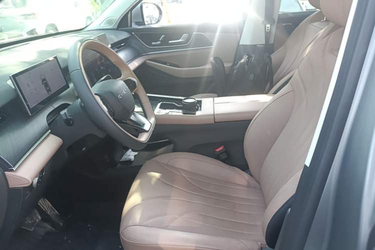 Used Chery Tiggo 8 L 2024 2.0T Two-Wheel-Drive Luxury Version 7 Seats Left Front Seat