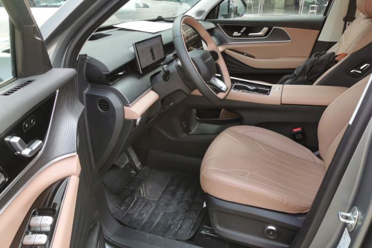 Used Chery Tiggo 8 L 2024 2.0T Two-Wheel Drive Prestige Version 5 Seats Left Front Seat