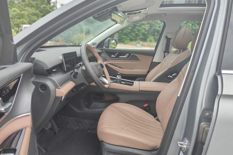 Used Chery Tiggo 8 L 2024 2.0T Two-Wheel Drive Prestige Version 5 Seats Left Front Seat
