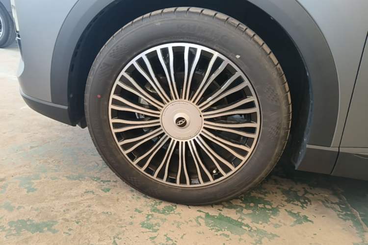 Used Chery Tiggo 8 L 2024 2.0T Two-Wheel Drive Prestige Version 5 Seats Left Front Wheel Hub