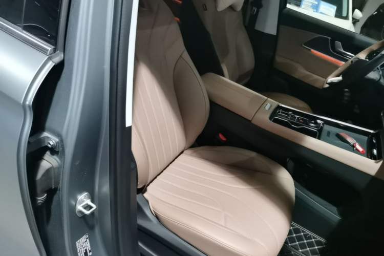 Used Chery Tiggo 8 L 2024 2.0T Two-Wheel Drive Luxury Edition 5 Seats Right Front Seat