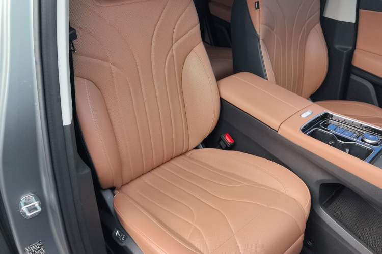Used Chery Tiggo 8 L 2024 2.0T Two-Wheel Drive Prestige Version 5 Seats Right Front Seat
