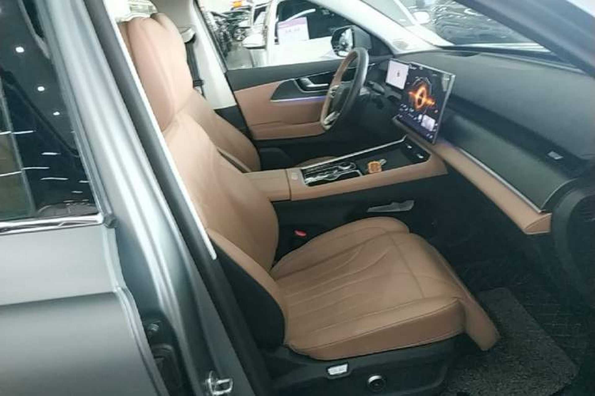 Used Chery Tiggo 8 L 2024 2.0T Two-Wheel Drive Prestige Version 5 Seats Right Front Seat