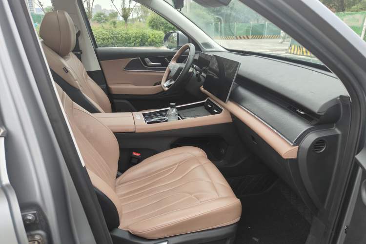 Used Chery Tiggo 8 L 2024 2.0T Two-Wheel Drive Prestige Version 5 Seats Right Front Seat