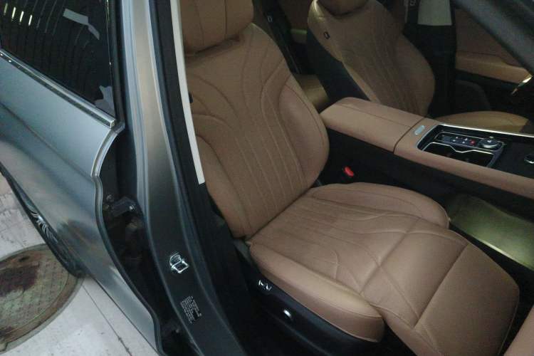 Used Chery Tiggo 8 L 2024 2.0T Two-Wheel Drive Prestige Version 5 Seats Right Front Seat