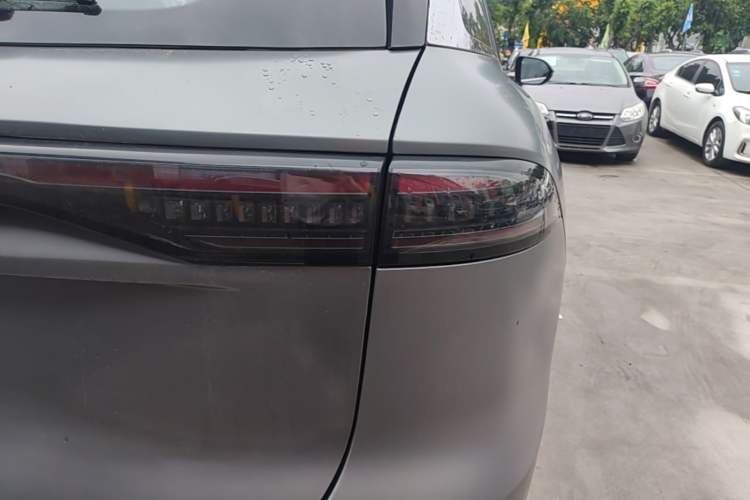 Used Chery Tiggo 8 L 2024 2.0T Two-Wheel Drive Prestige Version 5 Seats Right Rear Taillight