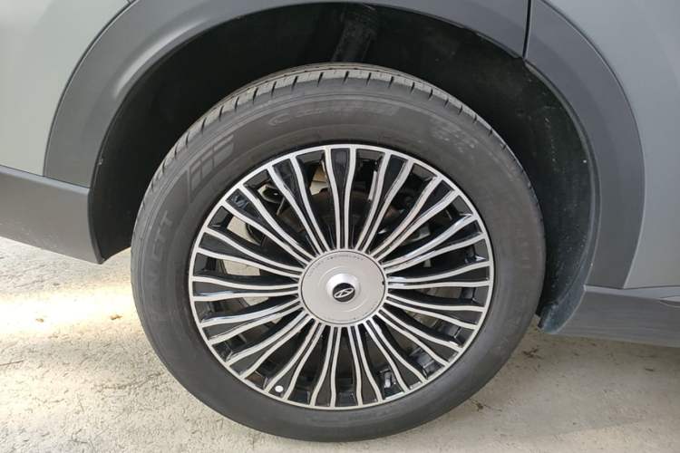 Used Chery Tiggo 8 L 2024 2.0T Two-Wheel Drive Prestige Version 5 Seats Right Rear Wheel Hub