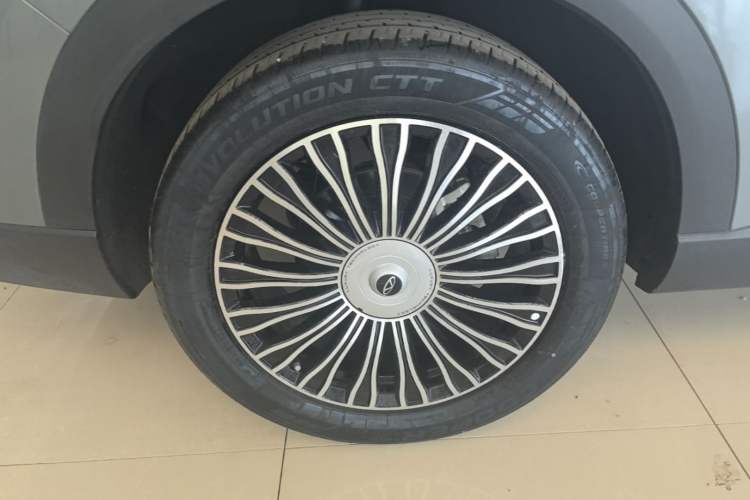 Used Chery Tiggo 8 L 2024 2.0T Two-Wheel Drive Prestige Version 5 Seats Right Rear Wheel Hub