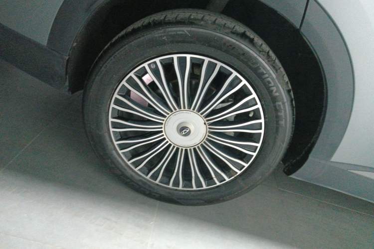 Used Chery Tiggo 8 L 2024 2.0T Two-Wheel Drive Prestige Version 5 Seats Right Rear Wheel Hub