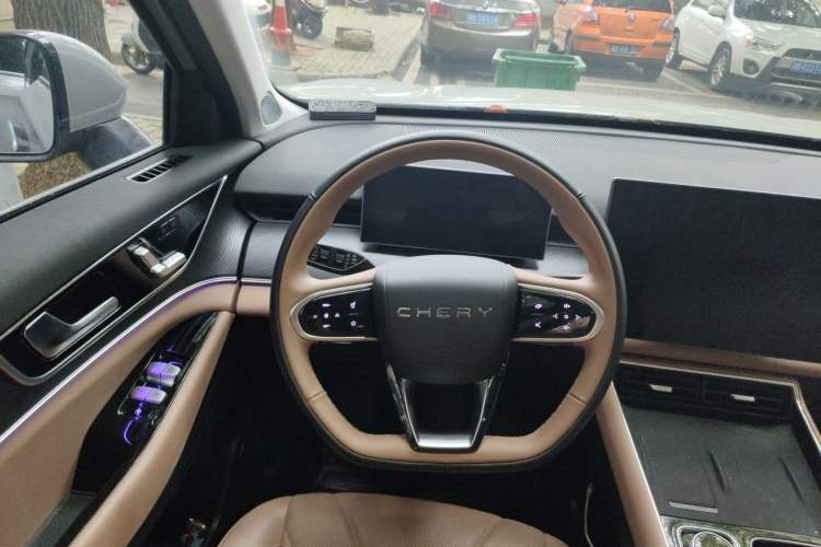 Used Chery Tiggo 8 L 2024 2.0T Two-Wheel Drive Luxury Edition 5 Seats Steering Wheel