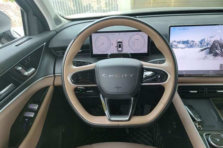 Used Chery Tiggo 8 L 2024 2.0T Two-Wheel Drive Prestige Version 5 Seats Steering Wheel