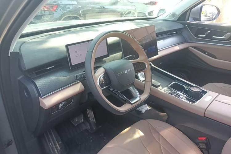 Used Chery Tiggo 8 L 2024 2.0T Two-Wheel-Drive Luxury Version 7 Seats Steering Wheel