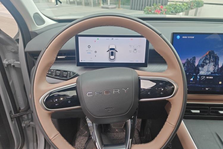 Used Chery Tiggo 8 L 2024 2.0T Two-Wheel Drive Luxury Edition 5 Seats Steering Wheel