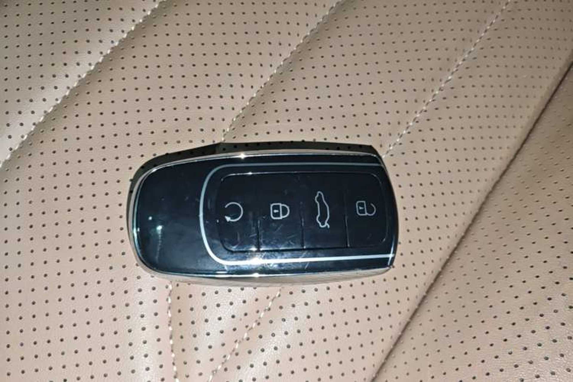 Used Chery Tiggo 8 L 2024 2.0T Two-Wheel Drive Luxury Edition 5 Seats Vehicle Key