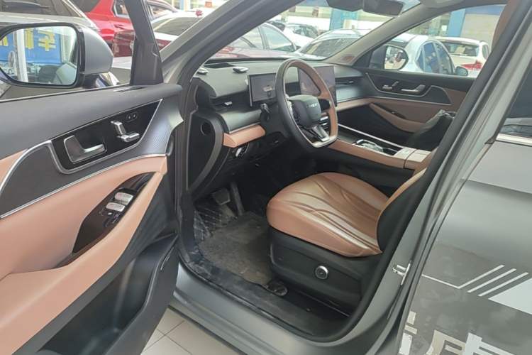 Used Chery Tiggo 8 L 2024 2.0T Two-Wheel Drive Prestige Version 5 Seats Driver Seat
