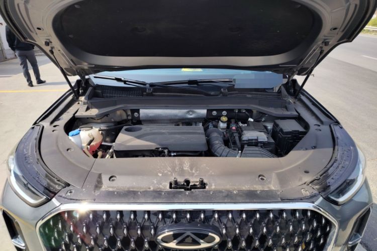 Used Chery Tiggo 8 L 2024 2.0T Two-Wheel Drive Prestige Version 5 Seats Engine Bay
