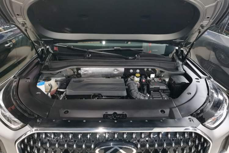 Used Chery Tiggo 8 L 2024 2.0T Two-Wheel Drive Prestige Version 5 Seats Engine Bay