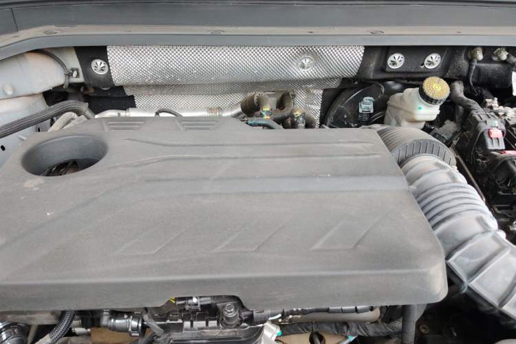 Used Chery Tiggo 8 L 2024 2.0T Two-Wheel Drive Luxury Edition 5 Seats Engine Bay