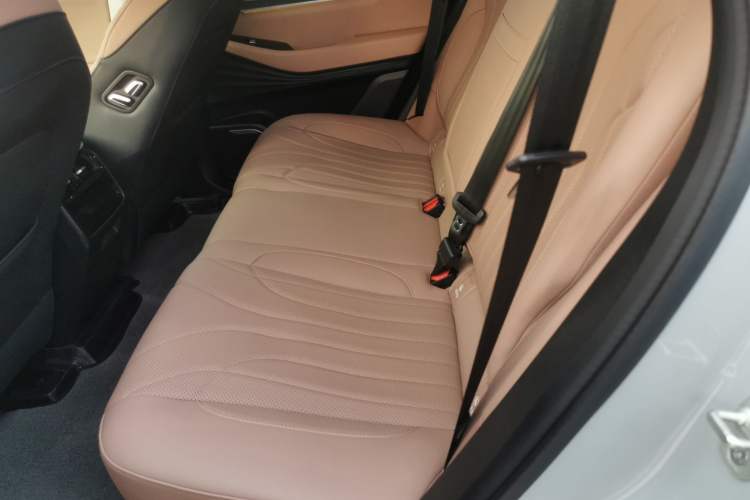 Used Chery Tiggo 8 L 2024 2.0T Two-Wheel Drive Luxury Edition 5 Seats Interior 4