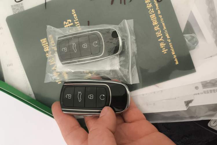 Used Chery Tiggo 8 L 2024 2.0T Two-Wheel Drive Prestige Version 5 Seats Vehicle Key