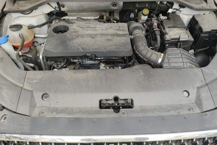 Used Chery Tiggo 8 L 2024 2.0T Two-Wheel Drive Prestige Version 5 Seats Engine Bay
