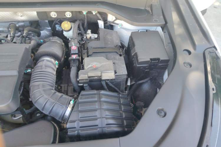 Used Chery Tiggo 8 L 2024 2.0T Two-Wheel Drive Luxury Edition 5 Seats Engine Bay Left
