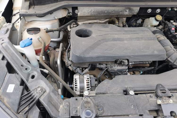 Used Chery Tiggo 8 L 2024 2.0T Two-Wheel Drive Standard Edition 5 Seats Engine Bay Right
