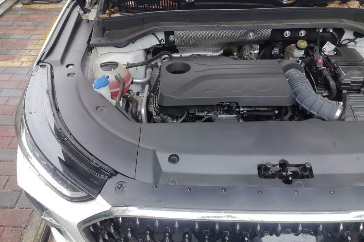 Used Chery Tiggo 8 L 2024 2.0T Two-Wheel Drive Luxury Edition 5 Seats Engine Bay Right
