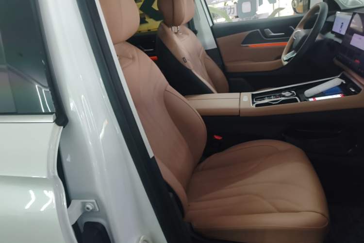 Used Chery Tiggo 8 L 2024 2.0T Two-Wheel-Drive Luxury Version 7 Seats Right Front Seat
