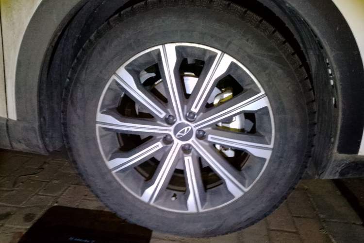 Used Chery Tiggo 8 L 2024 2.0T Two-Wheel Drive Comfort Edition 5 Seats Right Front Wheel Hub