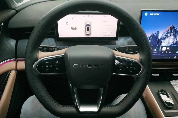 Used Chery Tiggo 8 L 2024 2.0T Two-Wheel-Drive Luxury Version 7 Seats Steering Wheel