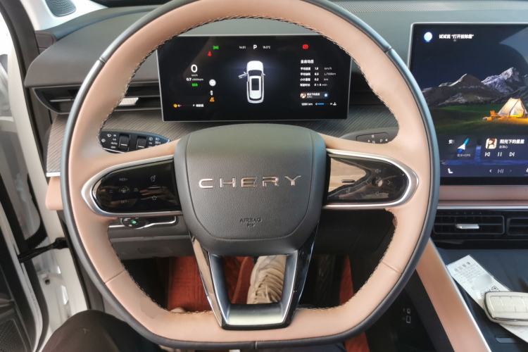 Used Chery Tiggo 8 L 2024 2.0T Two-Wheel-Drive Luxury Version 7 Seats Steering Wheel