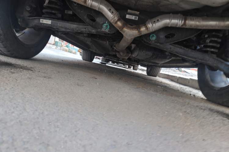 Used Chery Tiggo 8 L 2025 Model 2.0T Two-Wheel Drive Changhong Edition—5 Seaters Chassis Rear