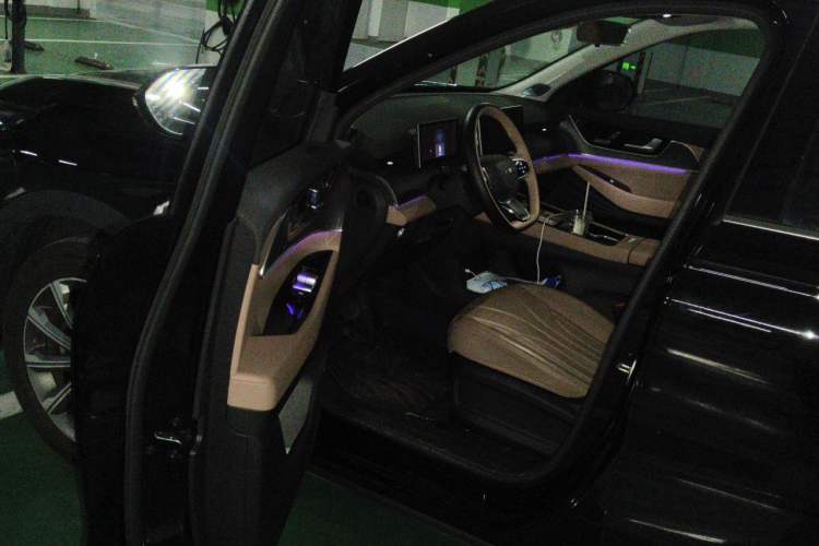 Used Chery Tiggo 8 L 2025 Model 2.0T Two-Wheel Drive Changhong Edition—5 Seaters Driver Seat